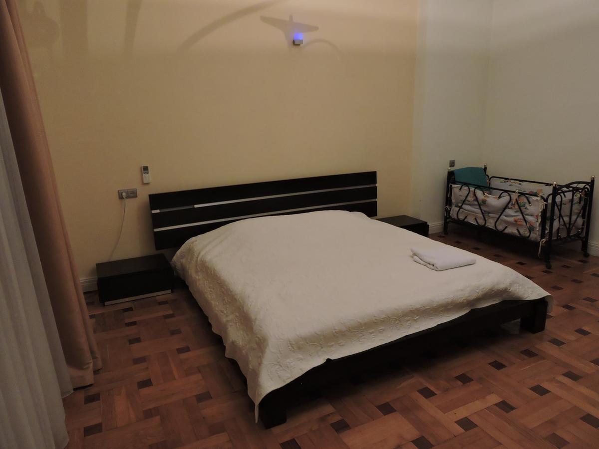 Апартаменти 1 Shota Rustaveli Avenue Тбілісі Екстер'єр фото